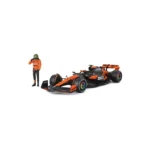 Bburago 1:24 McLaren MCL38 #4 Lando Norris with Driver Figure