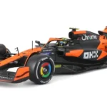Bburago 1:24 McLaren MCL38 #4 Lando Norris with Helmet & Display Case