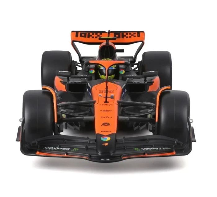Bburago 1:24 McLaren MCL38 #4 Lando Norris with Helmet & Display Case
