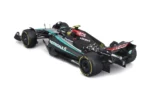 Bburago 1:24 Mercedes-AMG Petronas F1 W15 #44 Lewis Hamilton with Helm