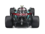 Bburago 1:24 Mercedes-AMG Petronas F1 W15 #44 Lewis Hamilton with Helm