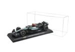 Bburago 1:24 Mercedes-AMG Petronas F1 W15 #44 Lewis Hamilton with Helm
