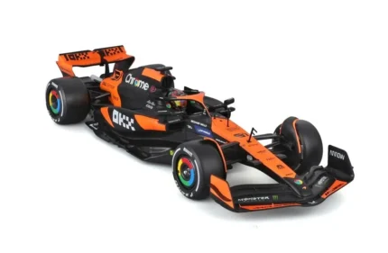 Bburago 1:24 Model Kit McLaren MCL38 #81 Oscar Piastri