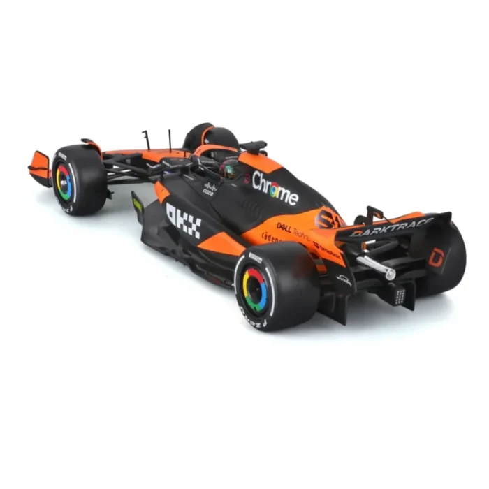 Bburago 1:24 Model Kit McLaren MCL38 #81 Oscar Piastri