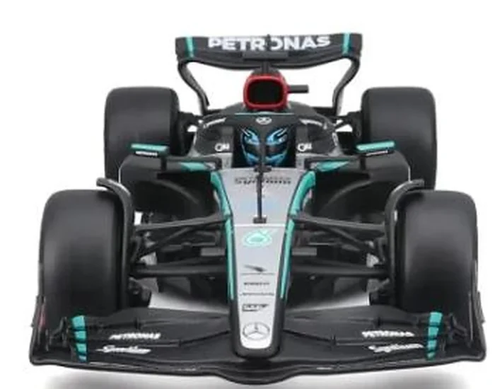 Bburago 1:24 Model Kit Mercedes-AMG F1 W15 #63 George Russell