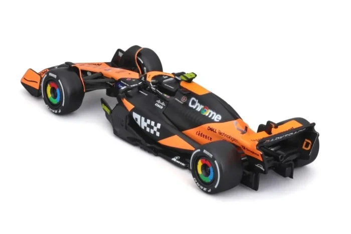 Bburago 1:43 McLaren MCL38 2-Pack