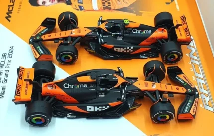 Bburago 1:43 McLaren MCL38 Twin Pack